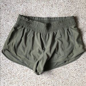 Size 4 navy green lululemon shorts